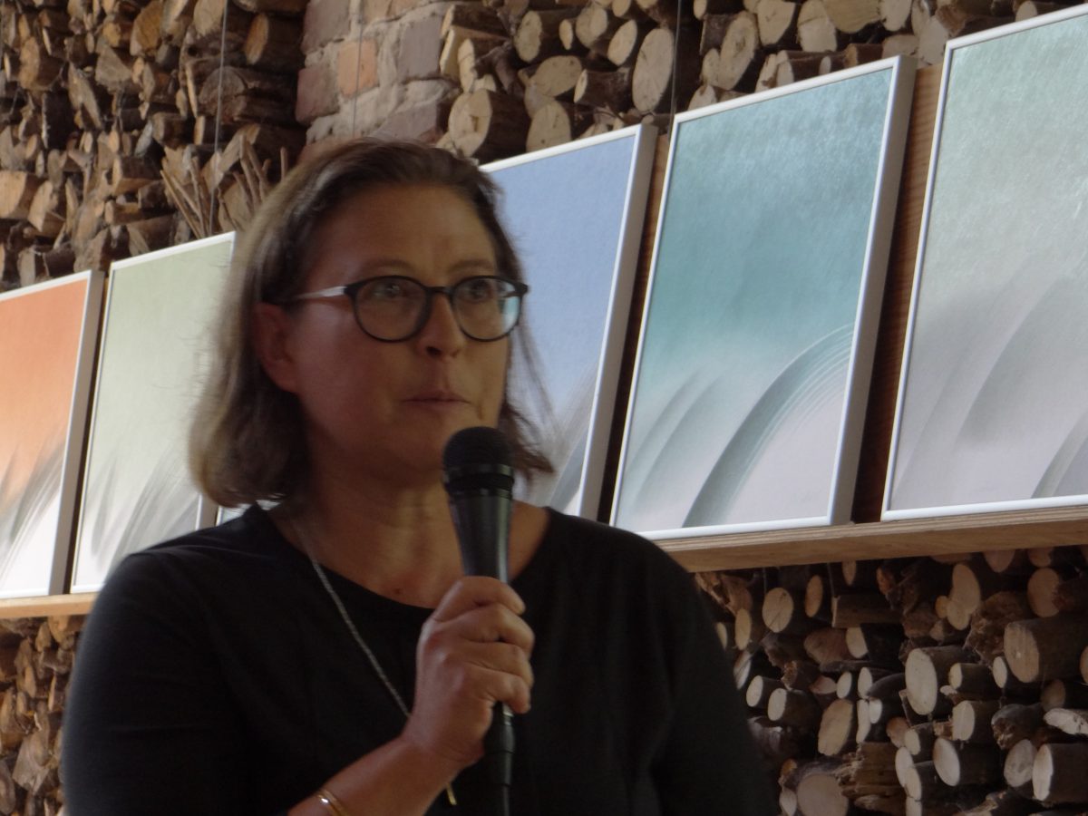 TV-Interview mit der Indipendent-Verlegerin Karina Lotz, edition federleicht, zur Arbeit und Situation kleiner Verlage.